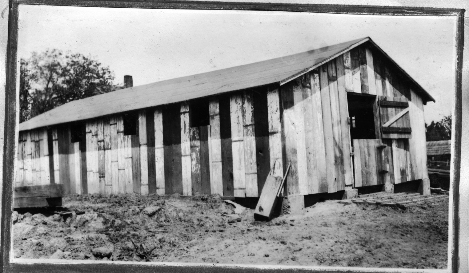 059~J. M. Stephens New Barn Apr 1921.jpg